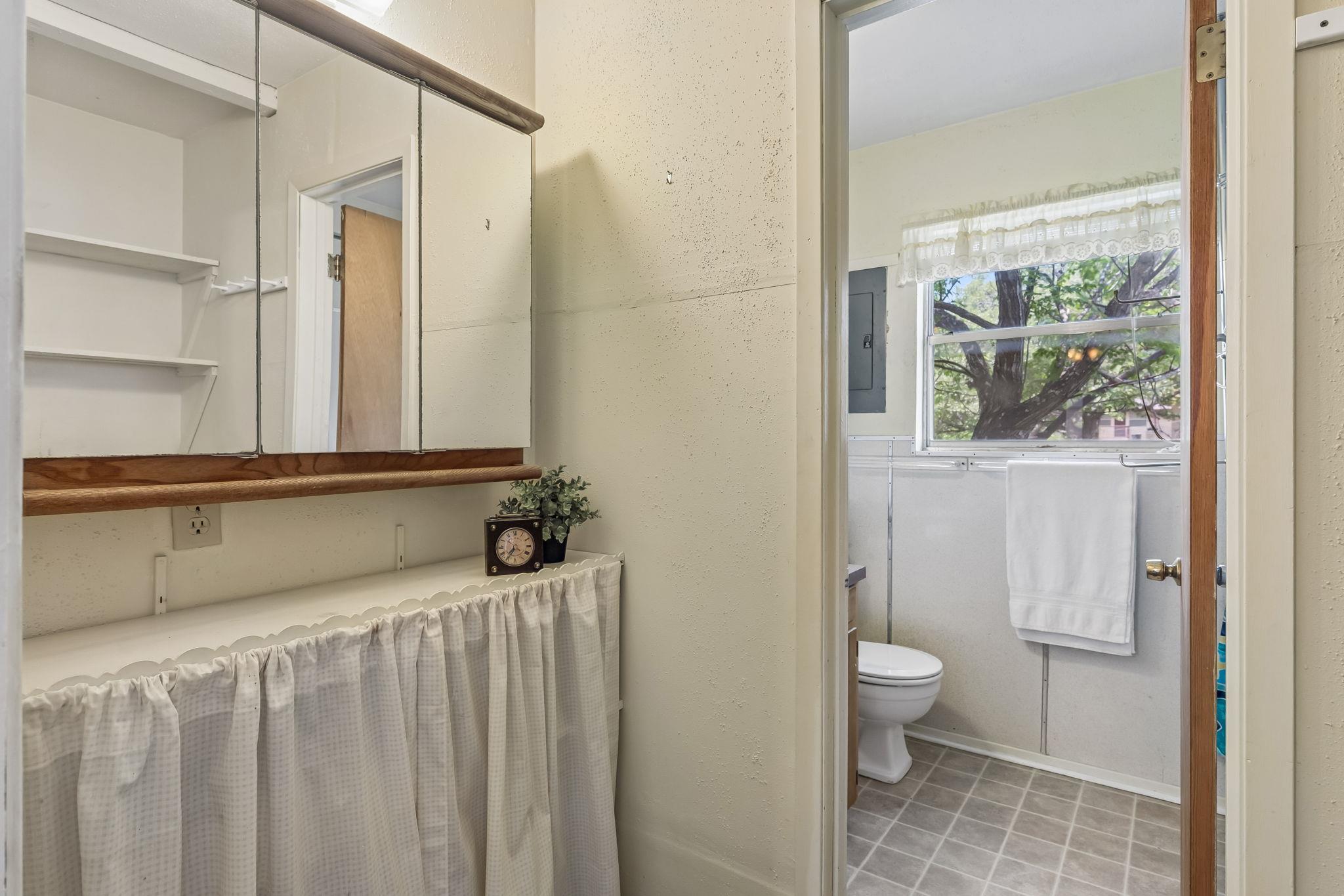 1115 Edgewater Drive Spicewood TX 78669