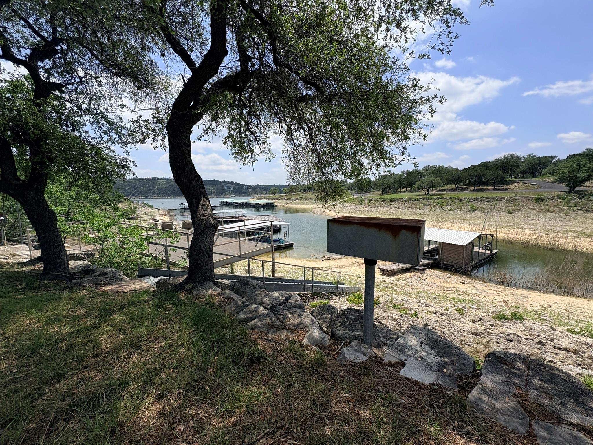 1115 Edgewater Drive Spicewood TX 78669