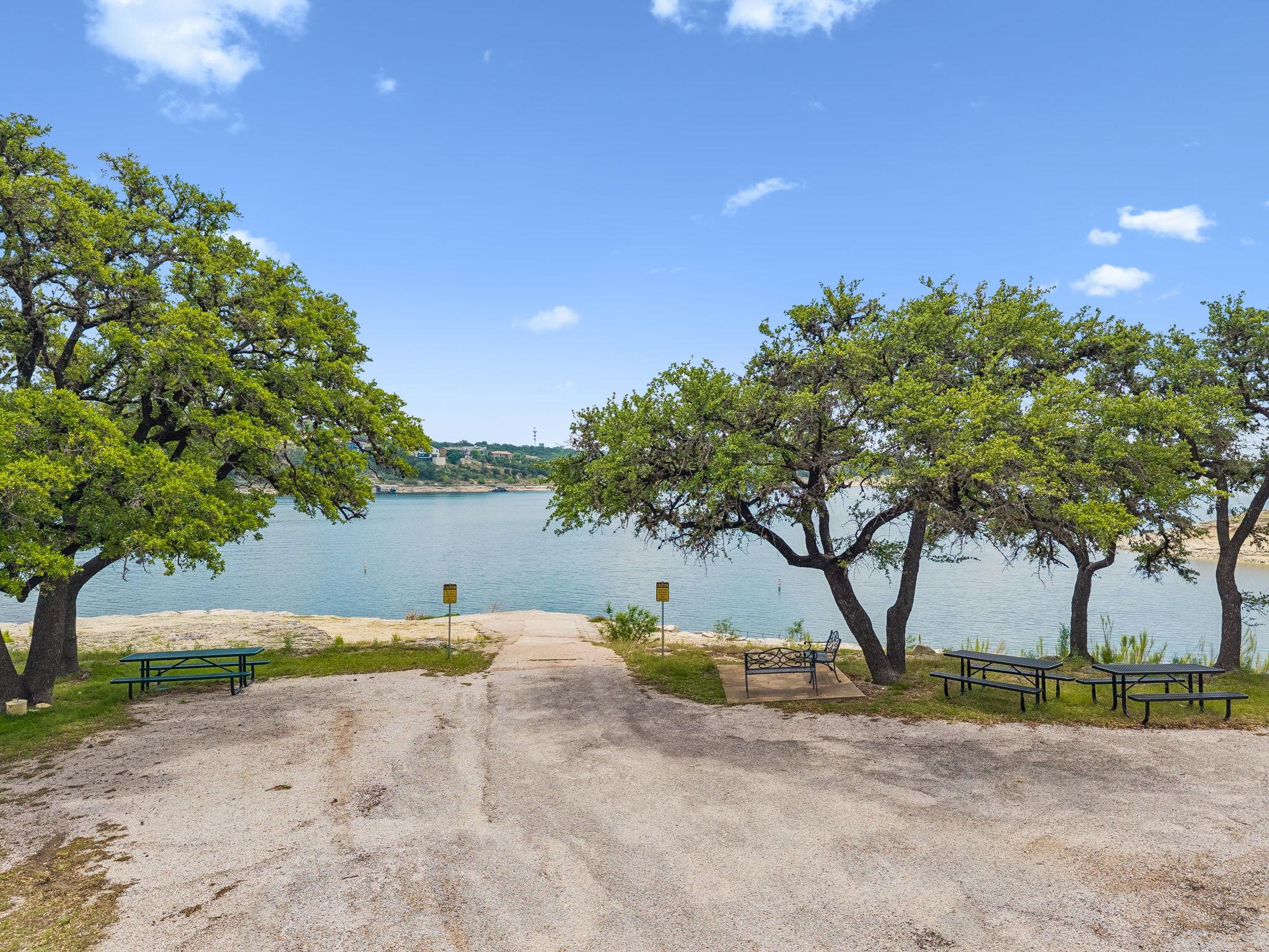 1115 Edgewater Drive Spicewood TX 78669