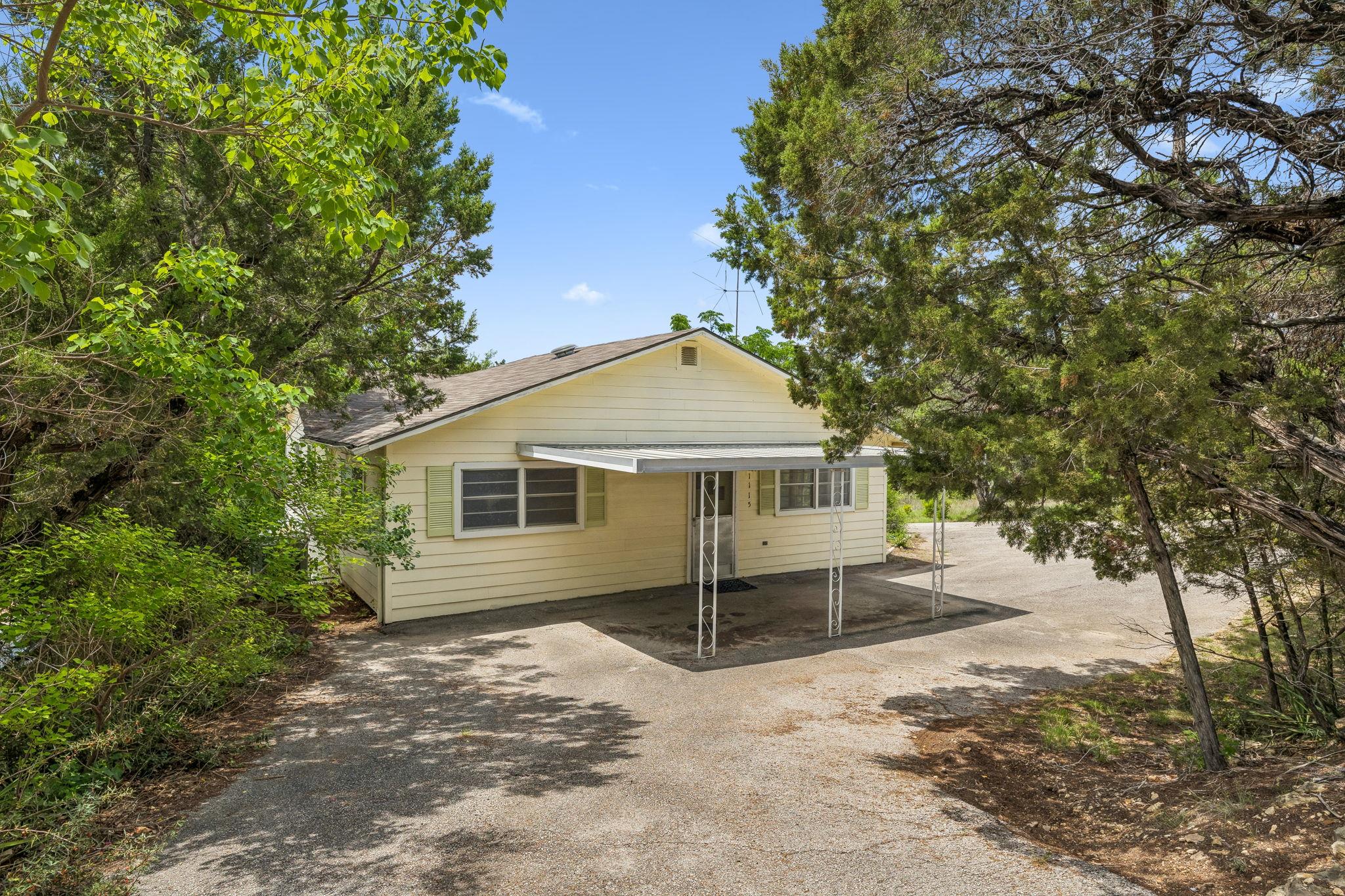 1115 Edgewater Drive Spicewood TX 78669