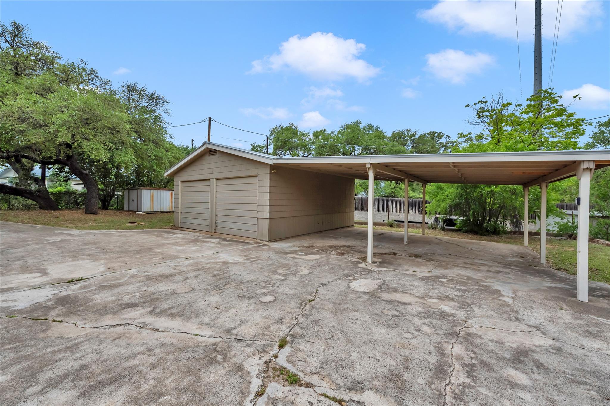 817 County Road 126 Kingsland TX 78639