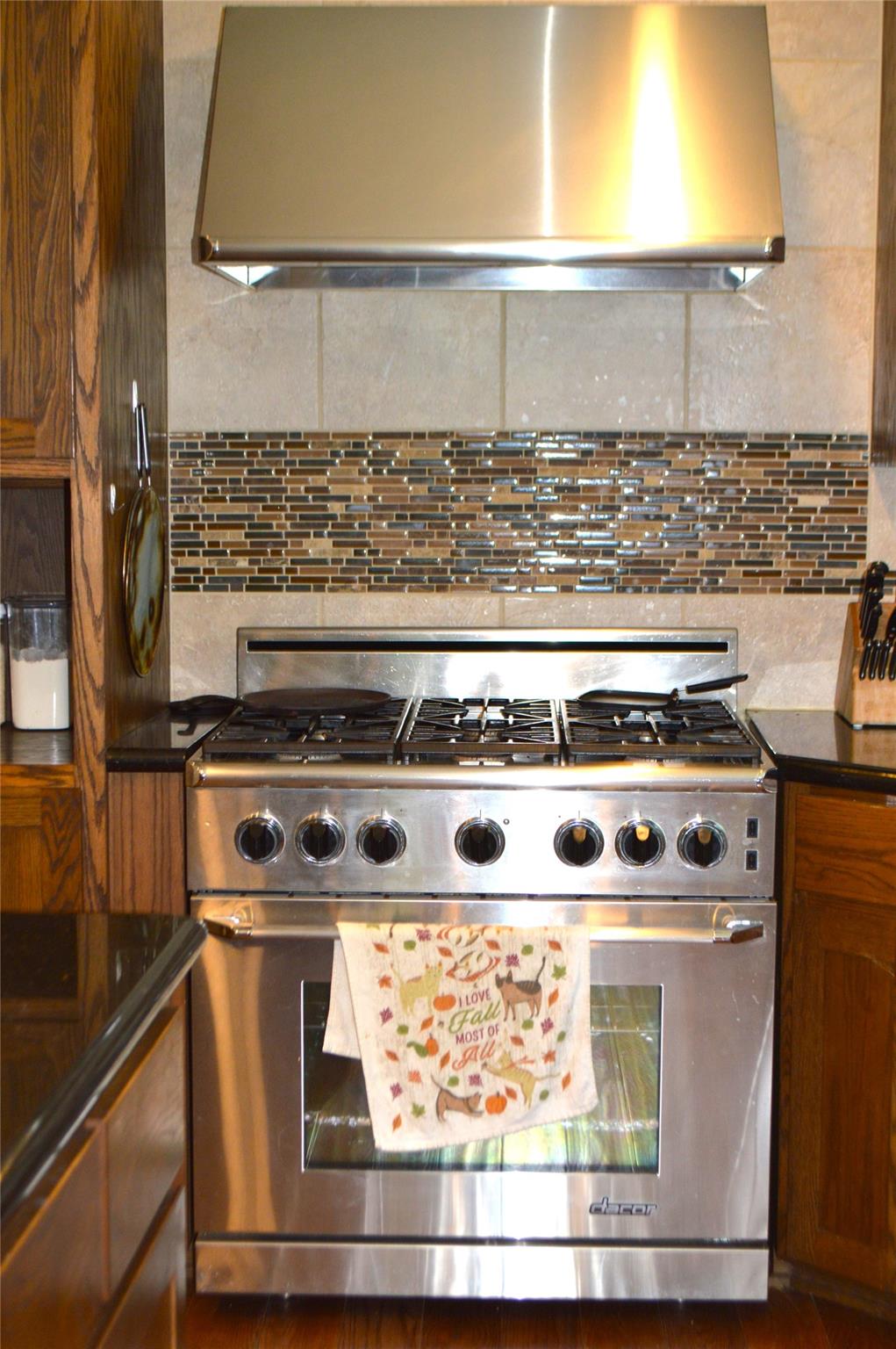 3202 N Travis Cameron TX 76520