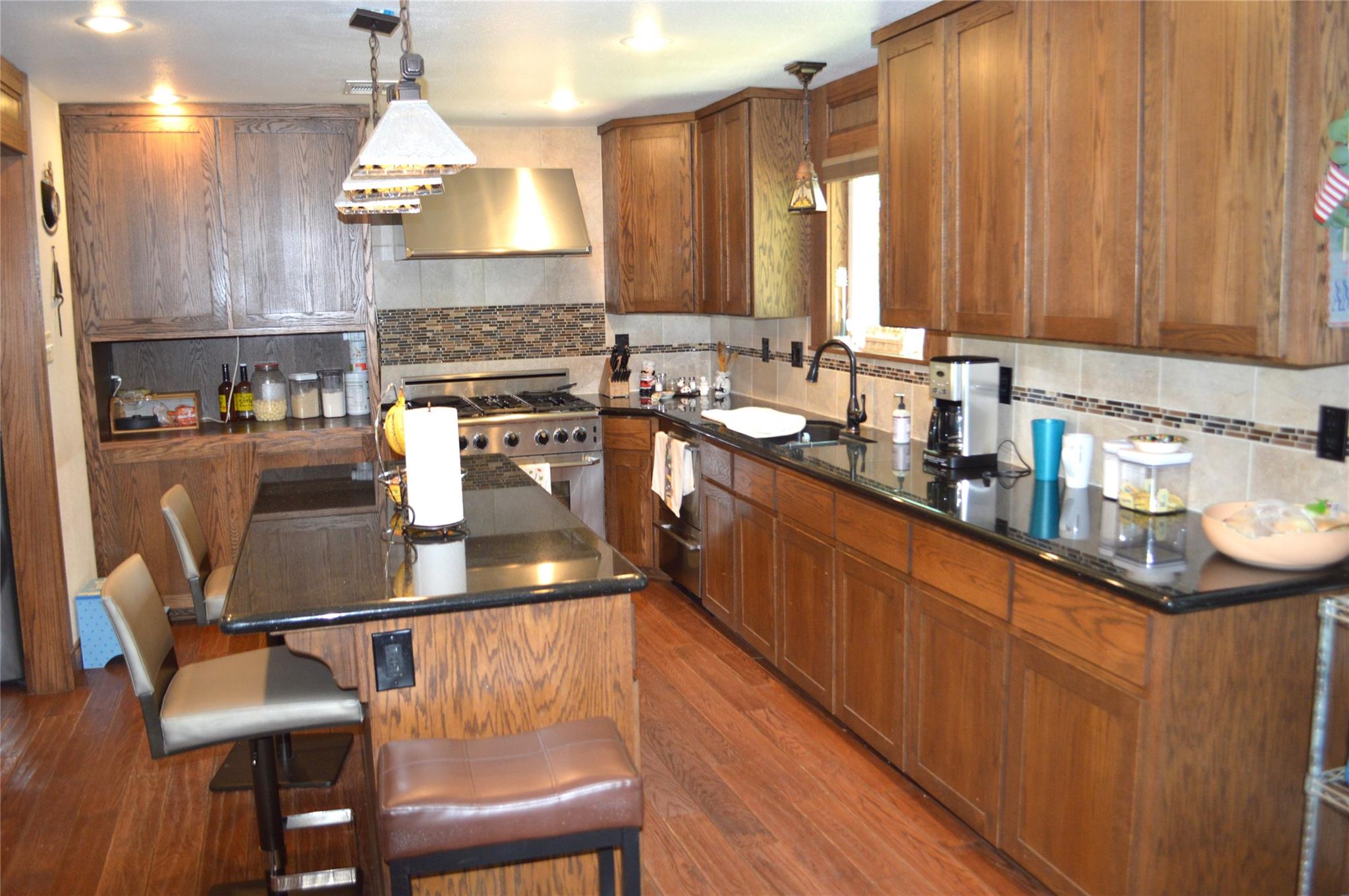 3202 N Travis Cameron TX 76520
