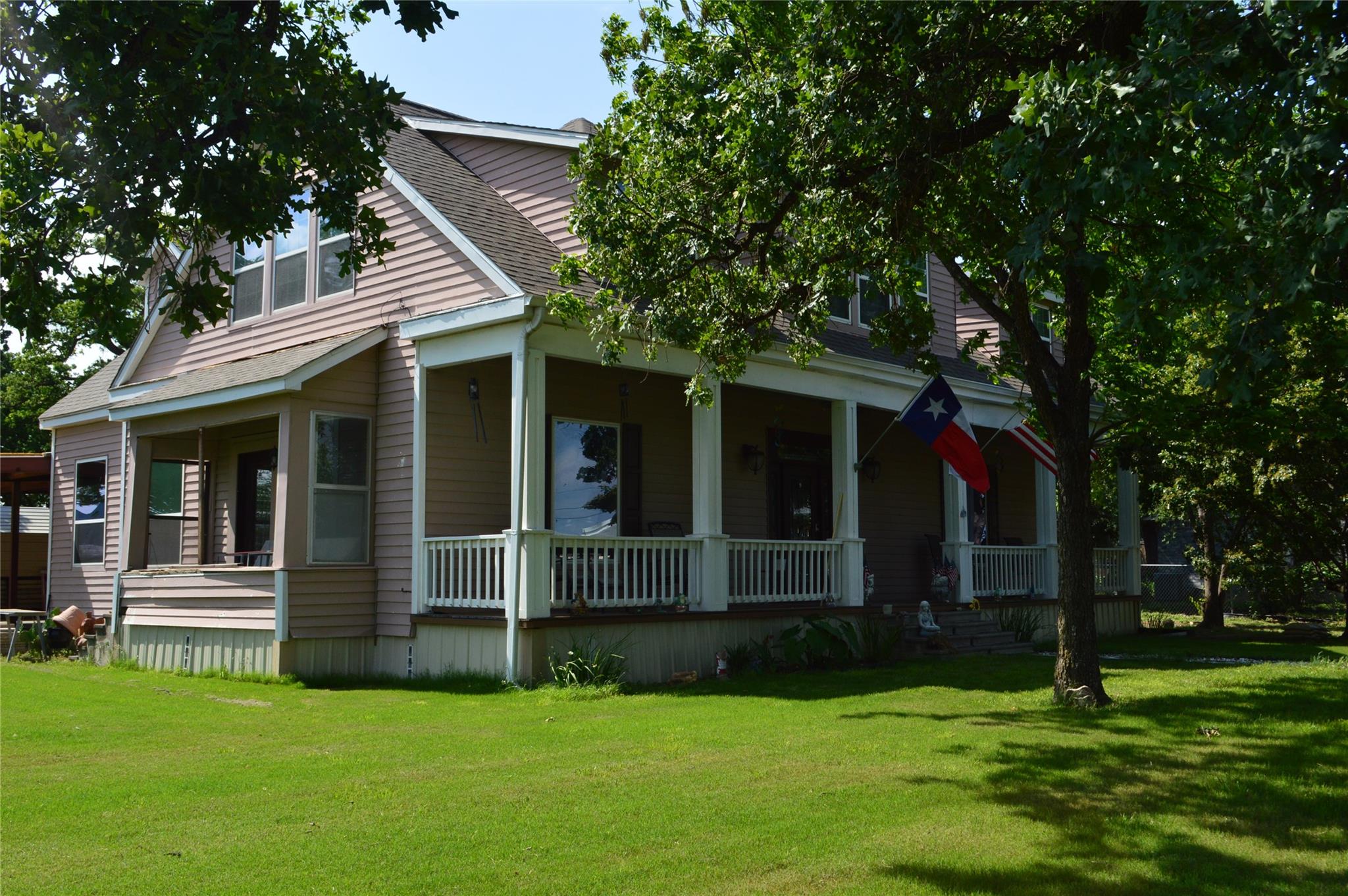 3202 N Travis Cameron TX 76520