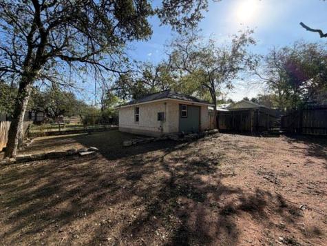 207 S Creek Street Fredericksburg TX 78624