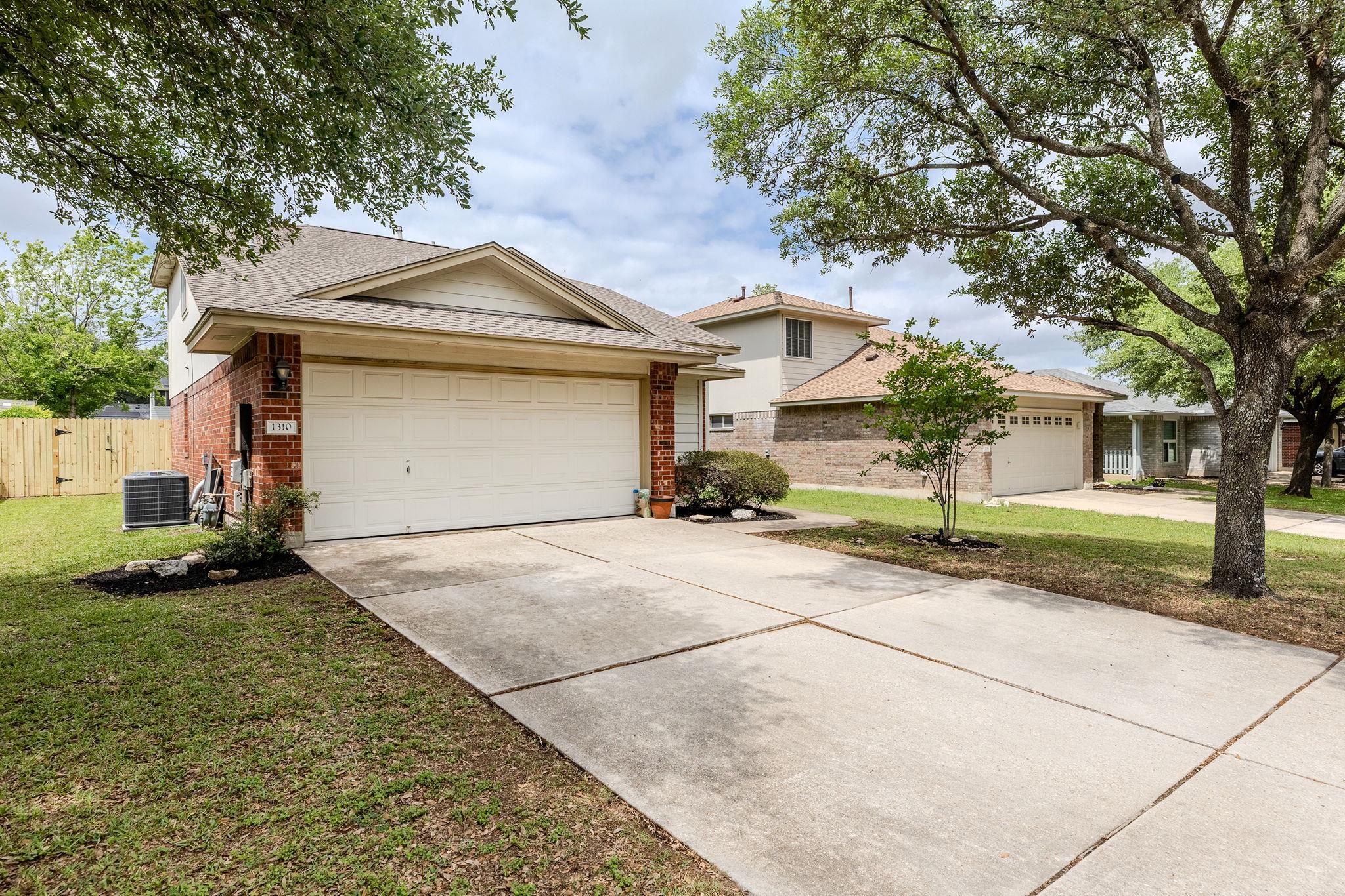 1310 Dillon Lake Bend Leander TX 78641