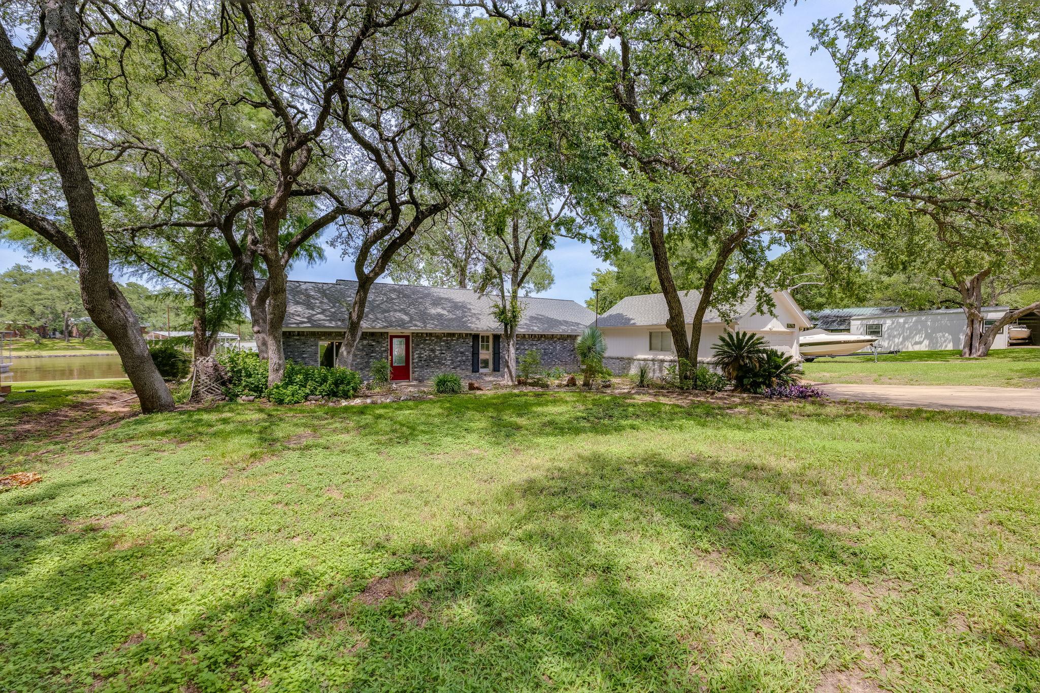 214 Island Lodges Drive Buchanan Dam TX 78609