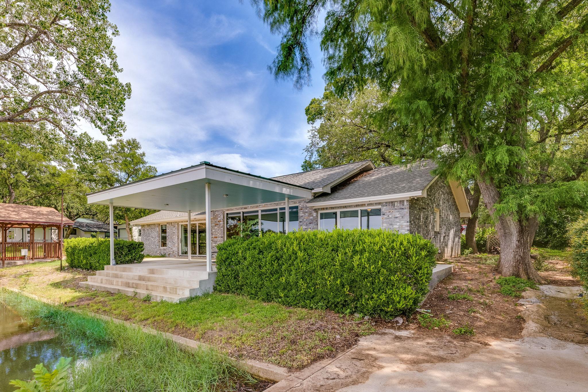 214 Island Lodges Drive Buchanan Dam TX 78609