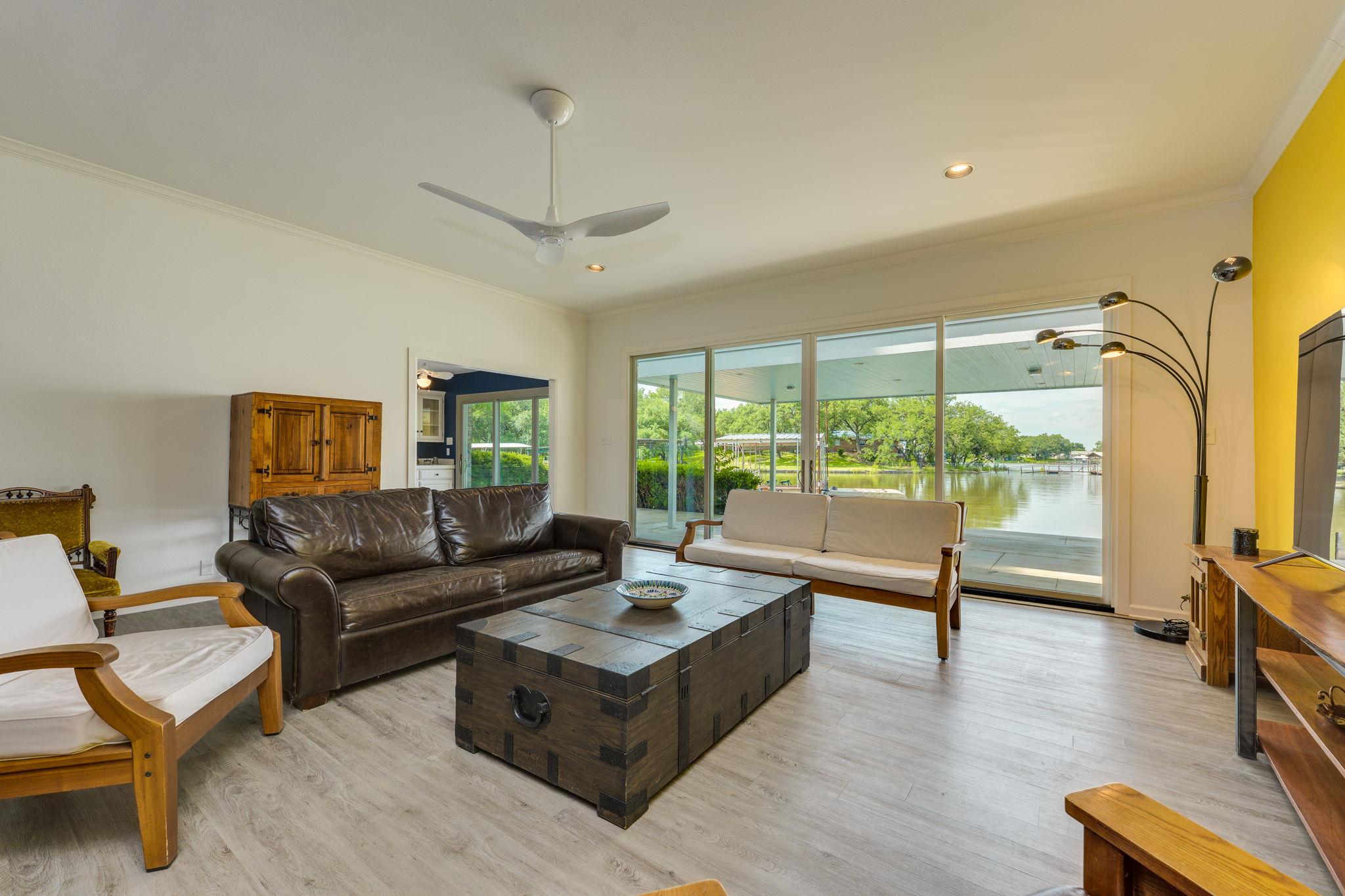 214 Island Lodges Drive Buchanan Dam TX 78609
