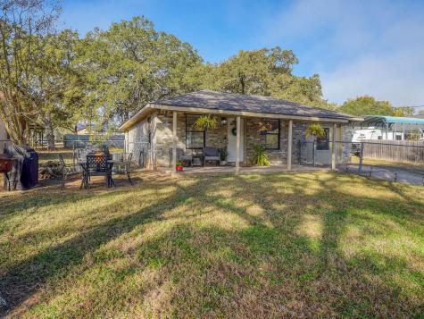 504 Hickory Street Smithville TX 78957