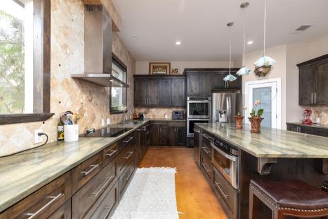 1202 Sierra Vista Cove Lockhart TX 78644