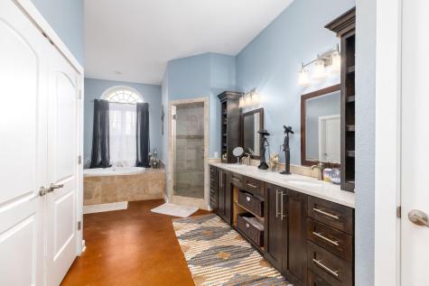 1202 Sierra Vista Cove Lockhart TX 78644