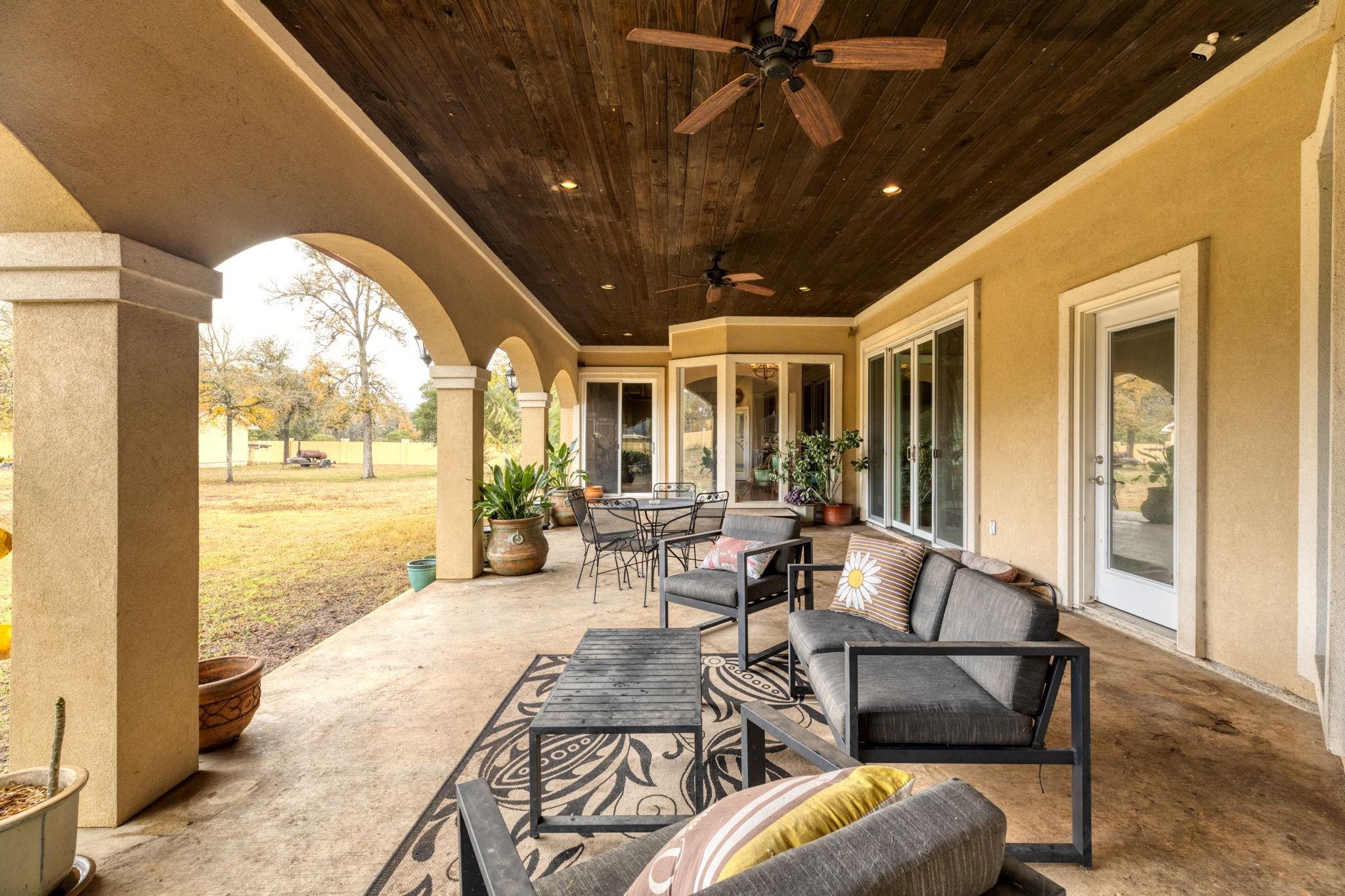 1202 Sierra Vista Cove Lockhart TX 78644