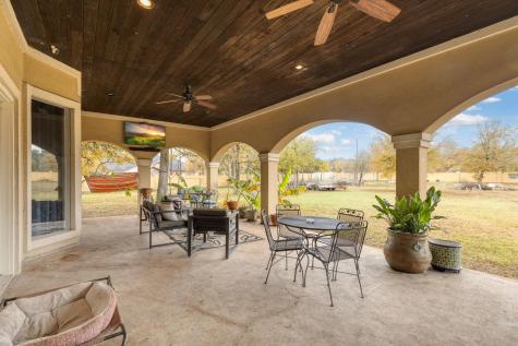 1202 Sierra Vista Cove Lockhart TX 78644