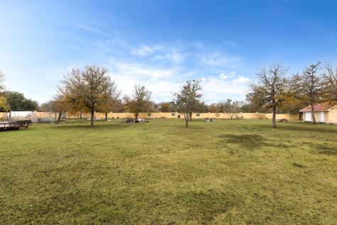 1202 Sierra Vista Cove Lockhart TX 78644