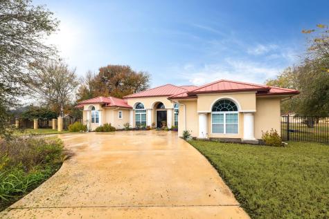 1202 Sierra Vista Cove Lockhart TX 78644