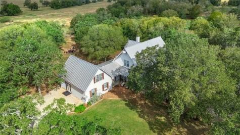 412 Woody Hollow Road Luling TX 78648
