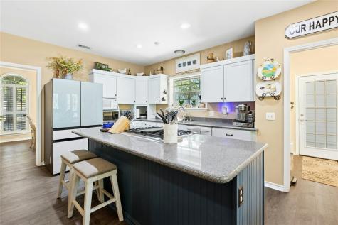 412 Woody Hollow Road Luling TX 78648