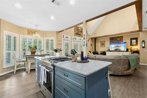 412 Woody Hollow Road Luling TX 78648