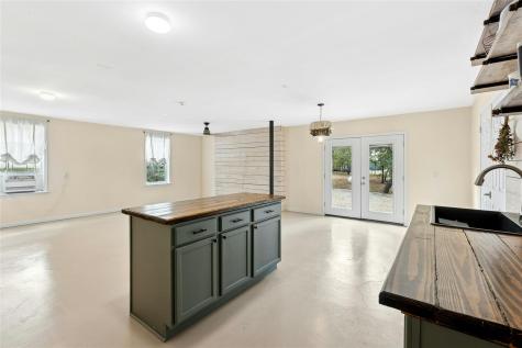 412 Woody Hollow Road Luling TX 78648