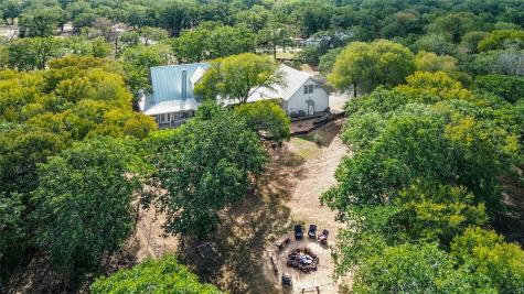 412 Woody Hollow Road Luling TX 78648