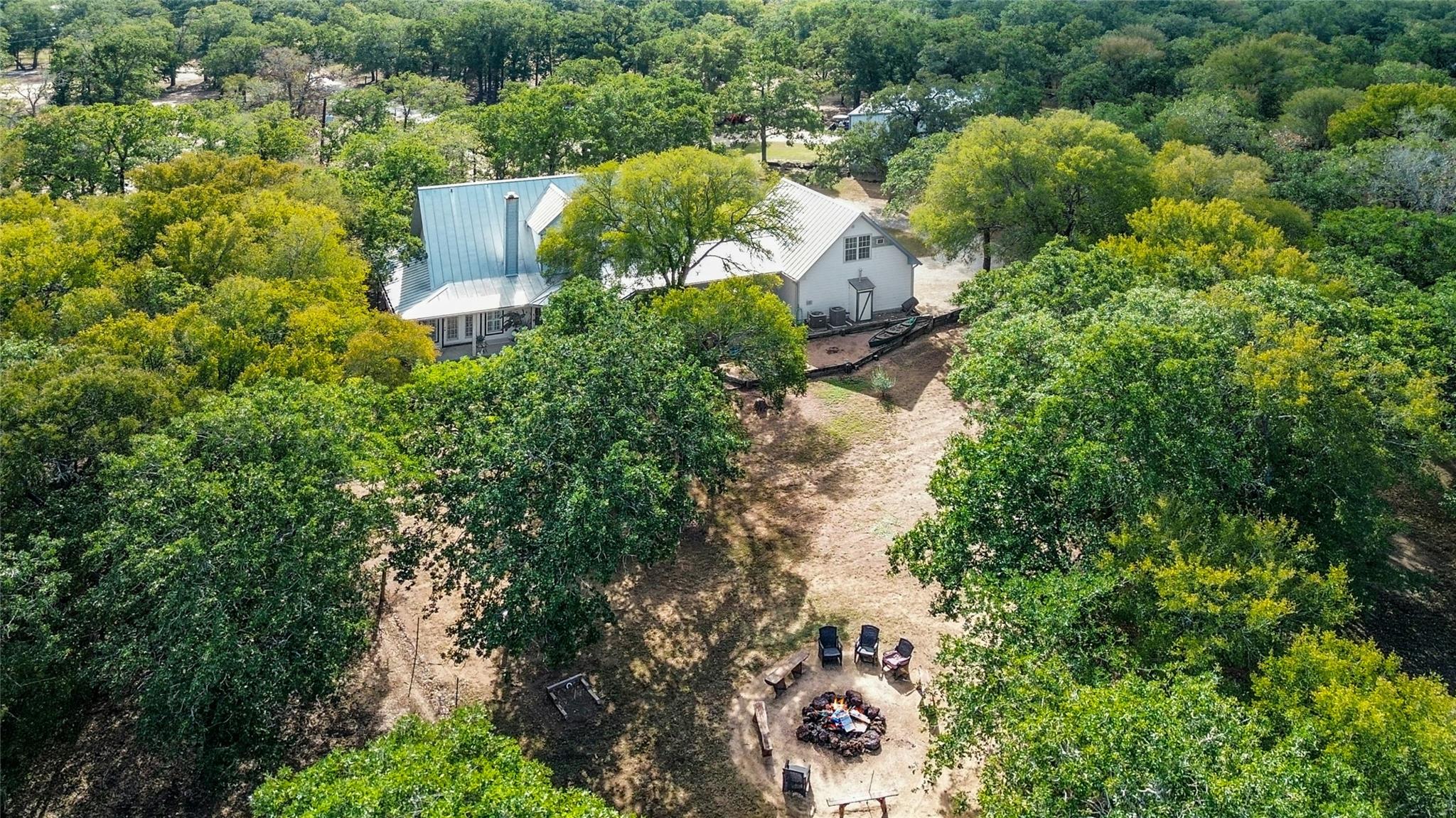 412 Woody Hollow Road Luling TX 78648