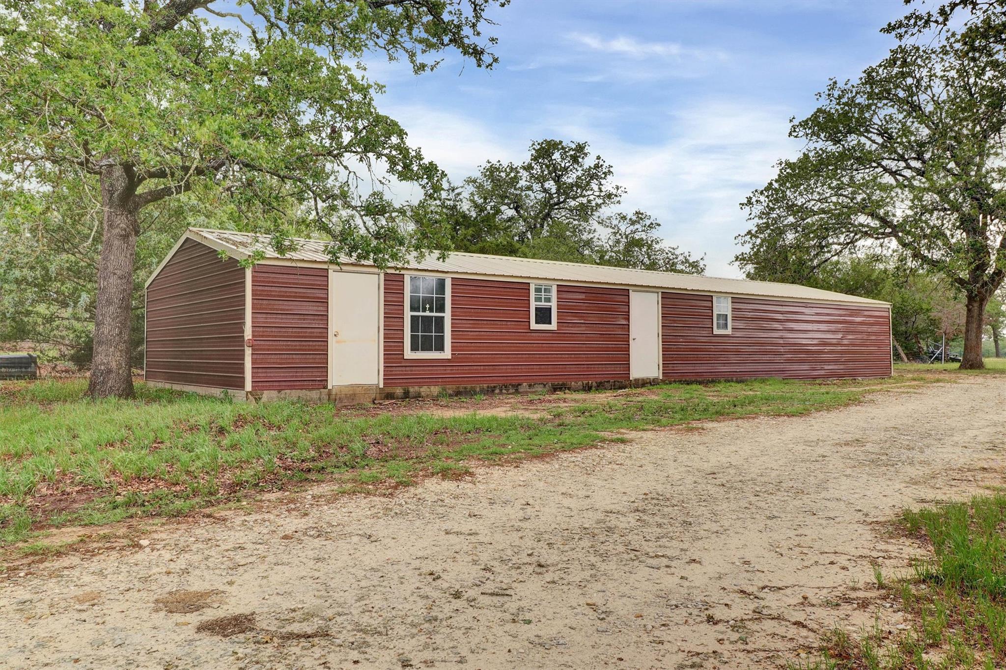 847 Highway 95 S Smithville TX 78957