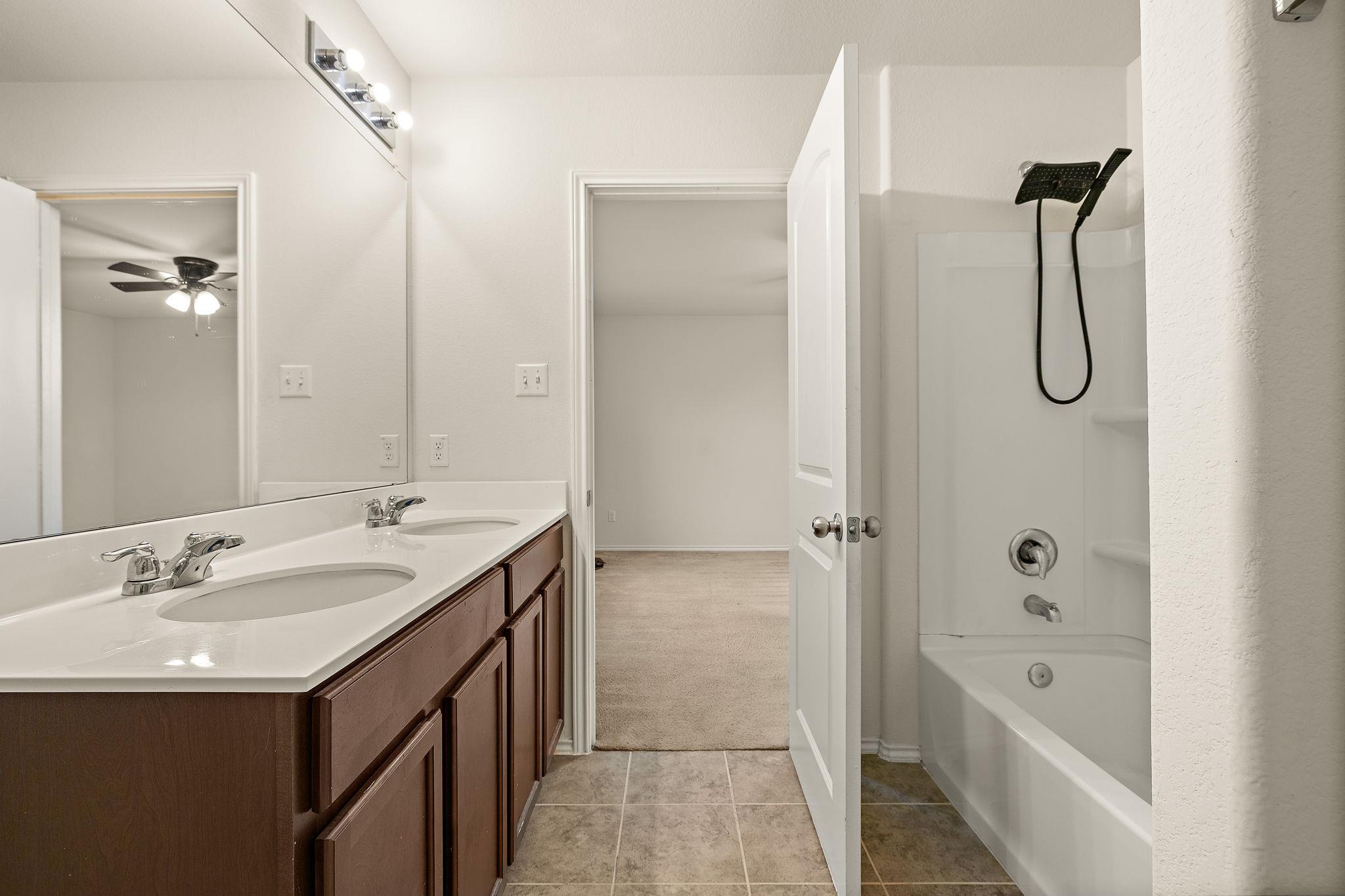1000 Mccormick Cove Hutto TX 78634