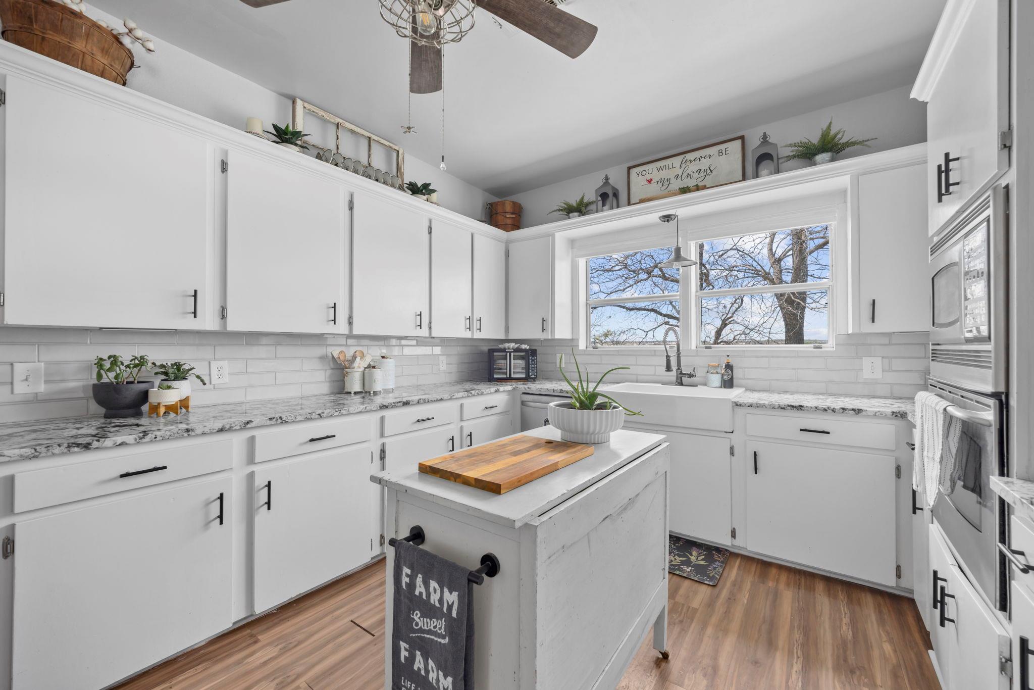 656 County Road 1301 Lampasas TX 76550