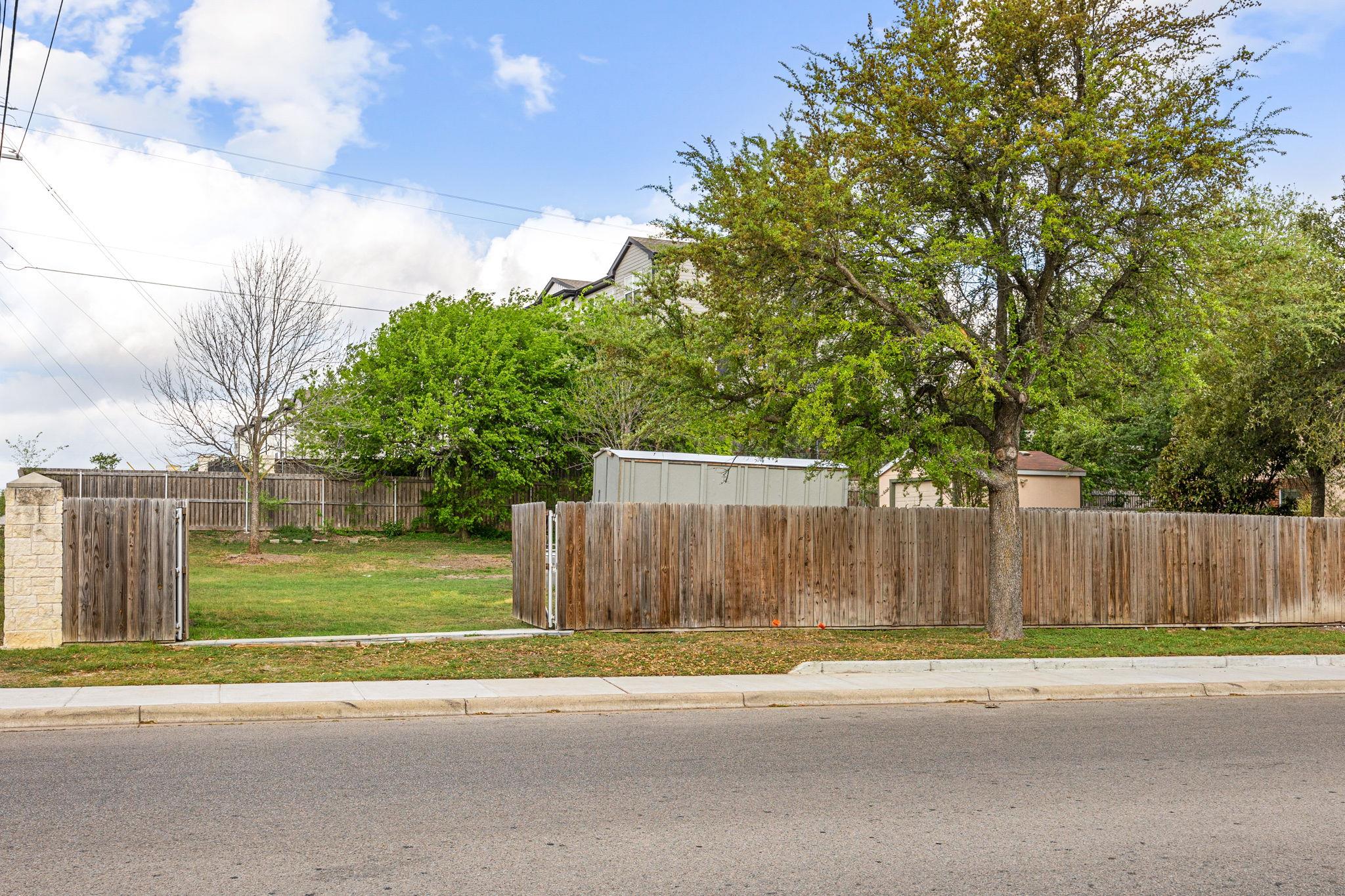 103 Little Lake Road Hutto TX 78634