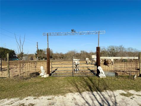 685 Fox Lane Lockhart TX 78644