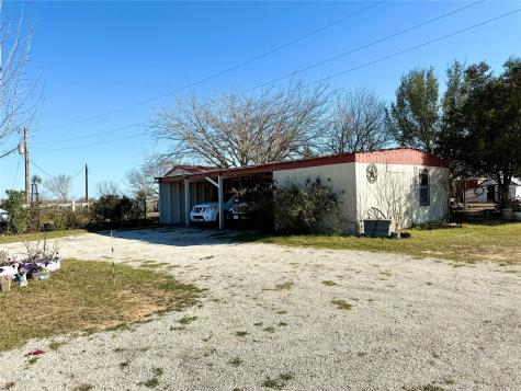 685 Fox Lane Lockhart TX 78644