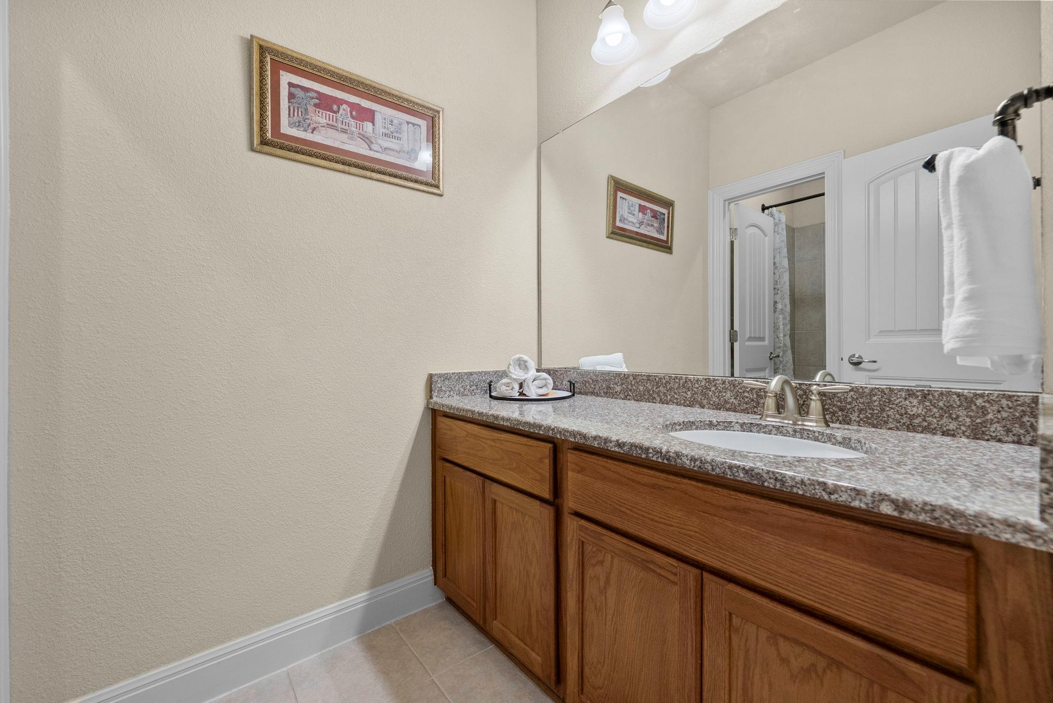 109 Wake Grove Buda TX 78610