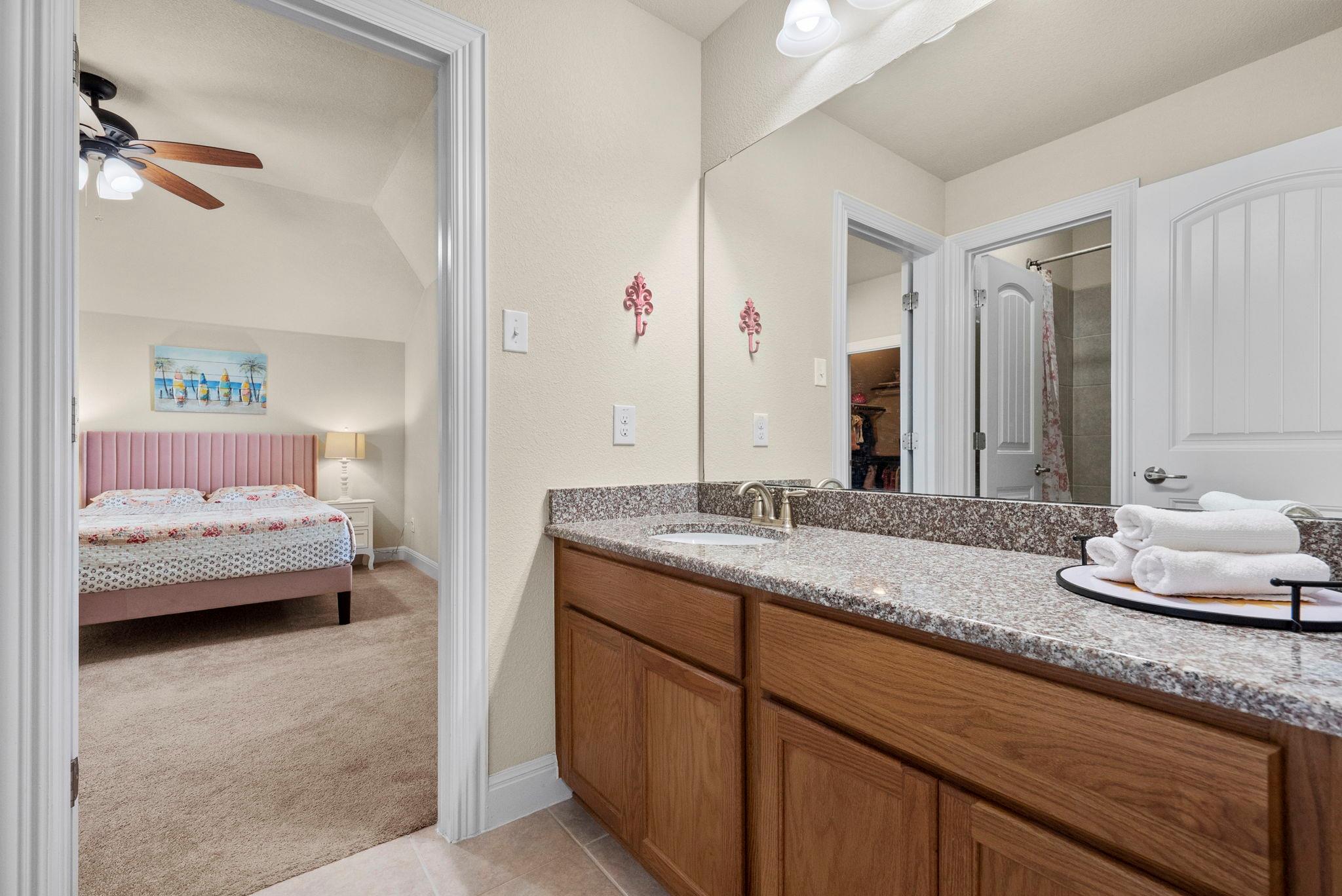 109 Wake Grove Buda TX 78610