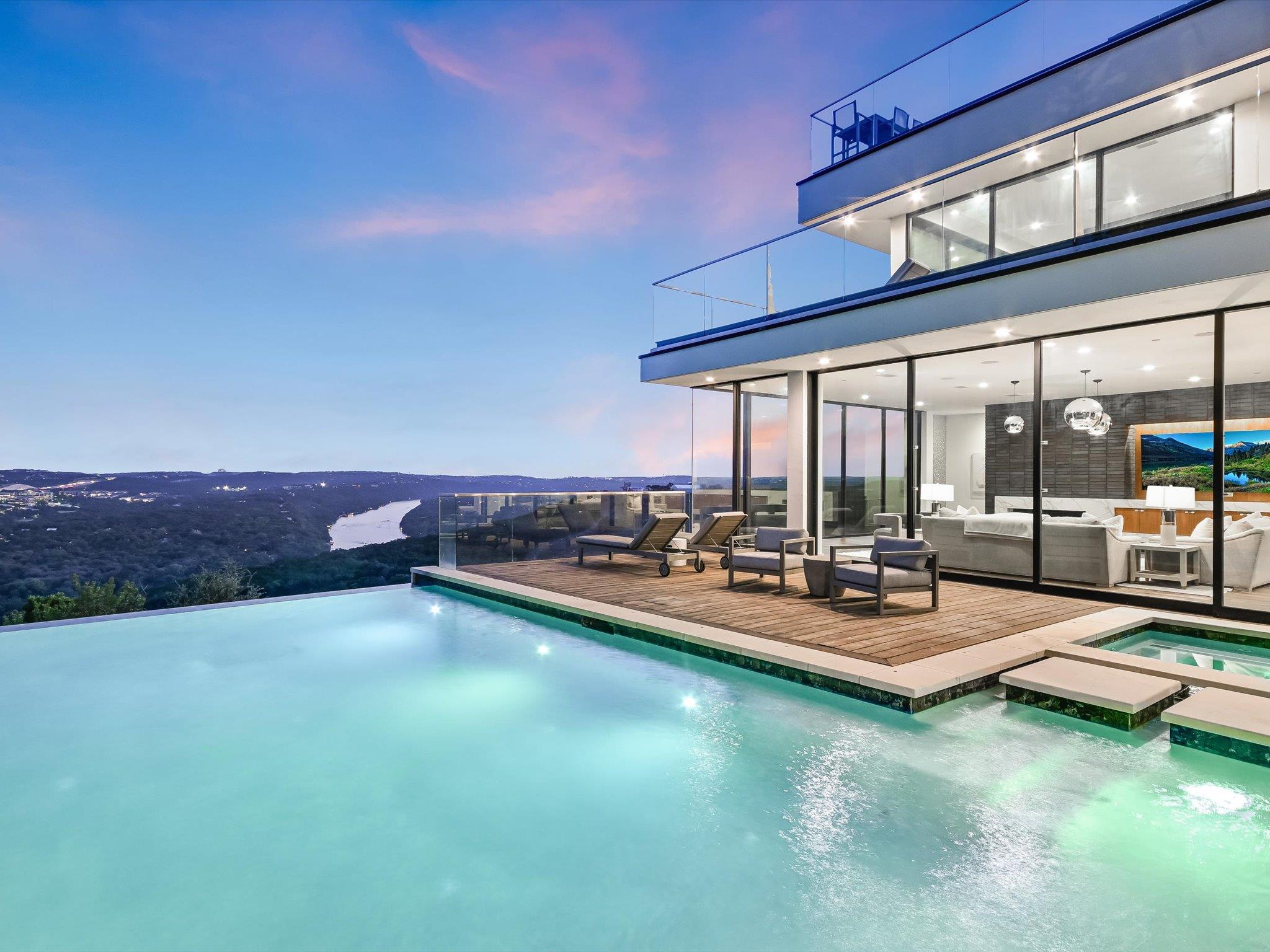 6607 W Courtyard Drive Austin TX 78730