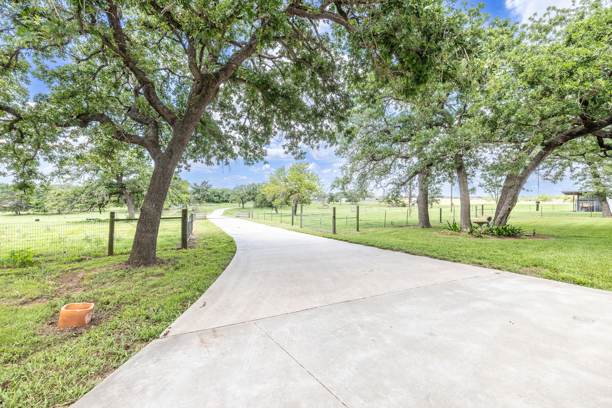 6589 State Highway 304 Harwood TX 78632