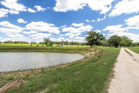 6589 State Highway 304 Harwood TX 78632