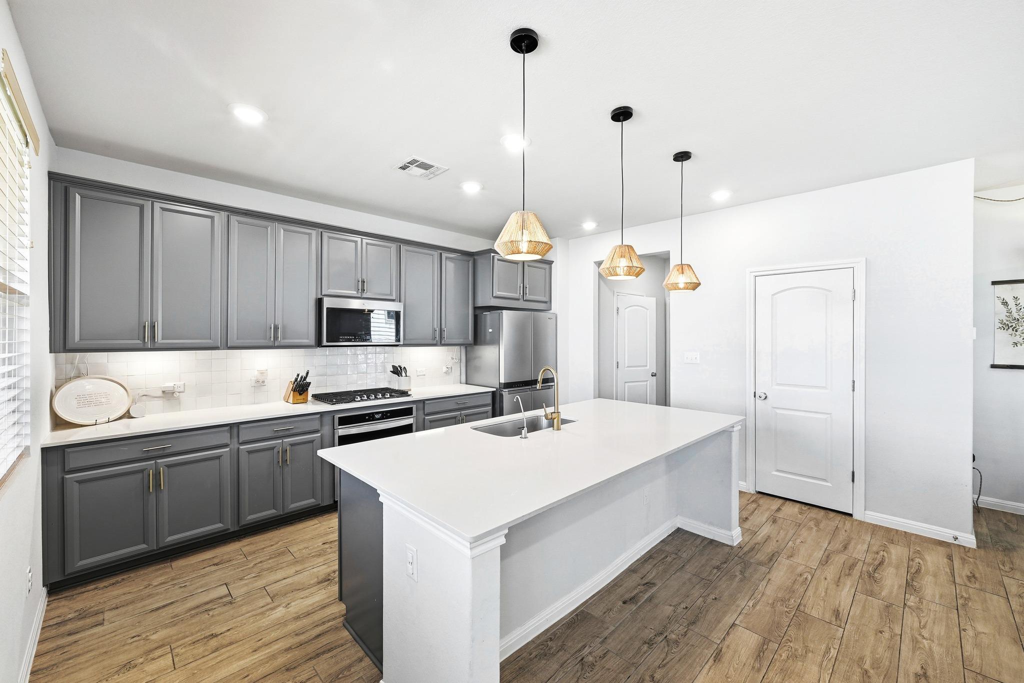 2033 Winston Way Leander TX 78641