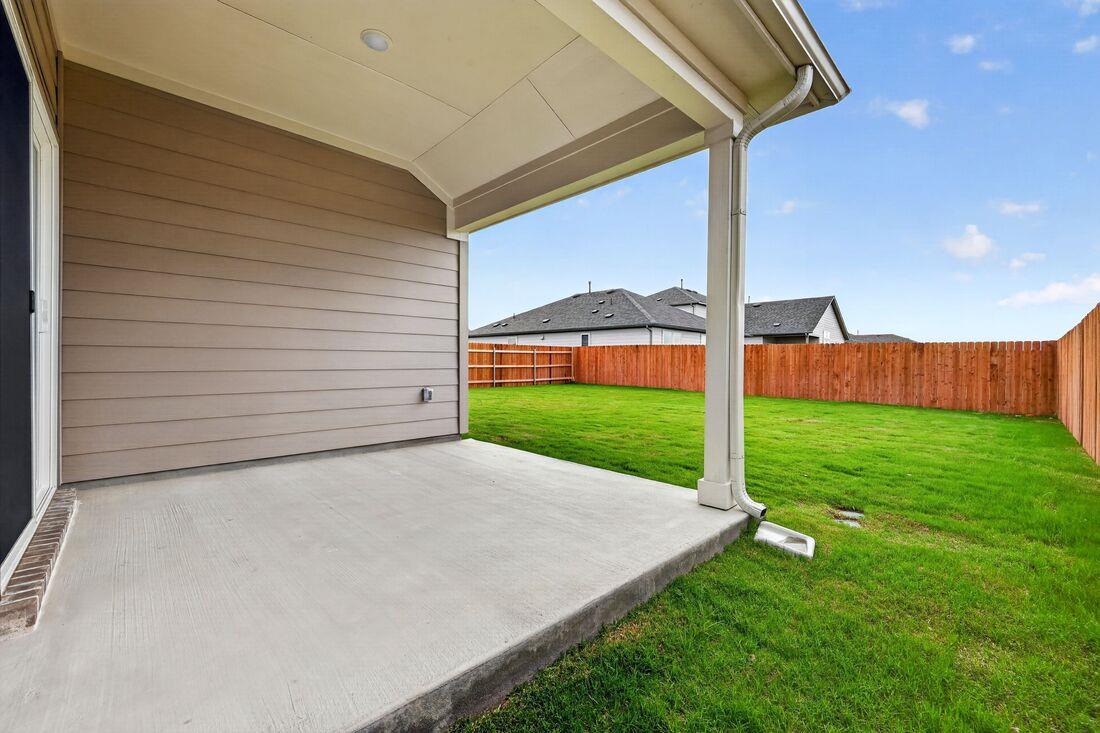 203 Makinaw Road Hutto TX 78634