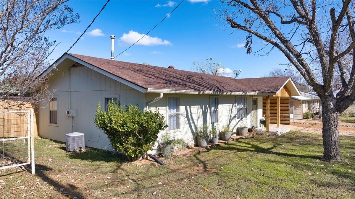 1236 Martin Street Mason TX 76856