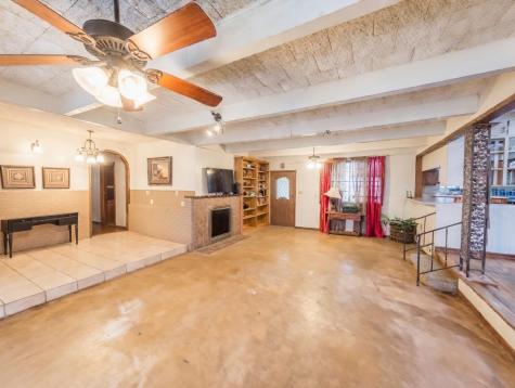 9262 N Highway 77 Lexington TX 78947