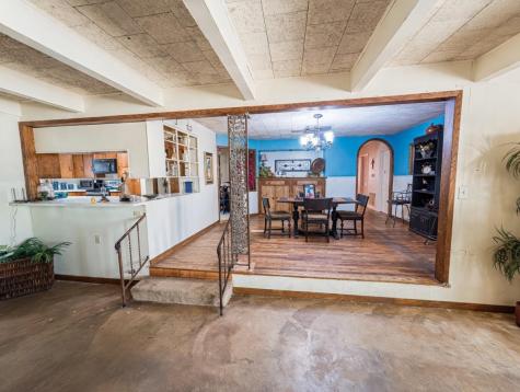 9262 N Highway 77 Lexington TX 78947
