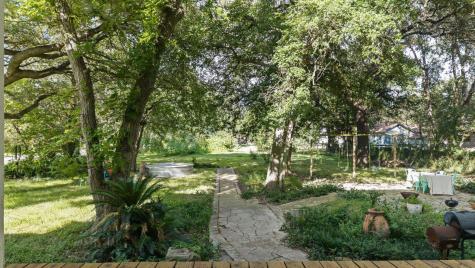 124 N Hamilton Street Gonzales TX 78629