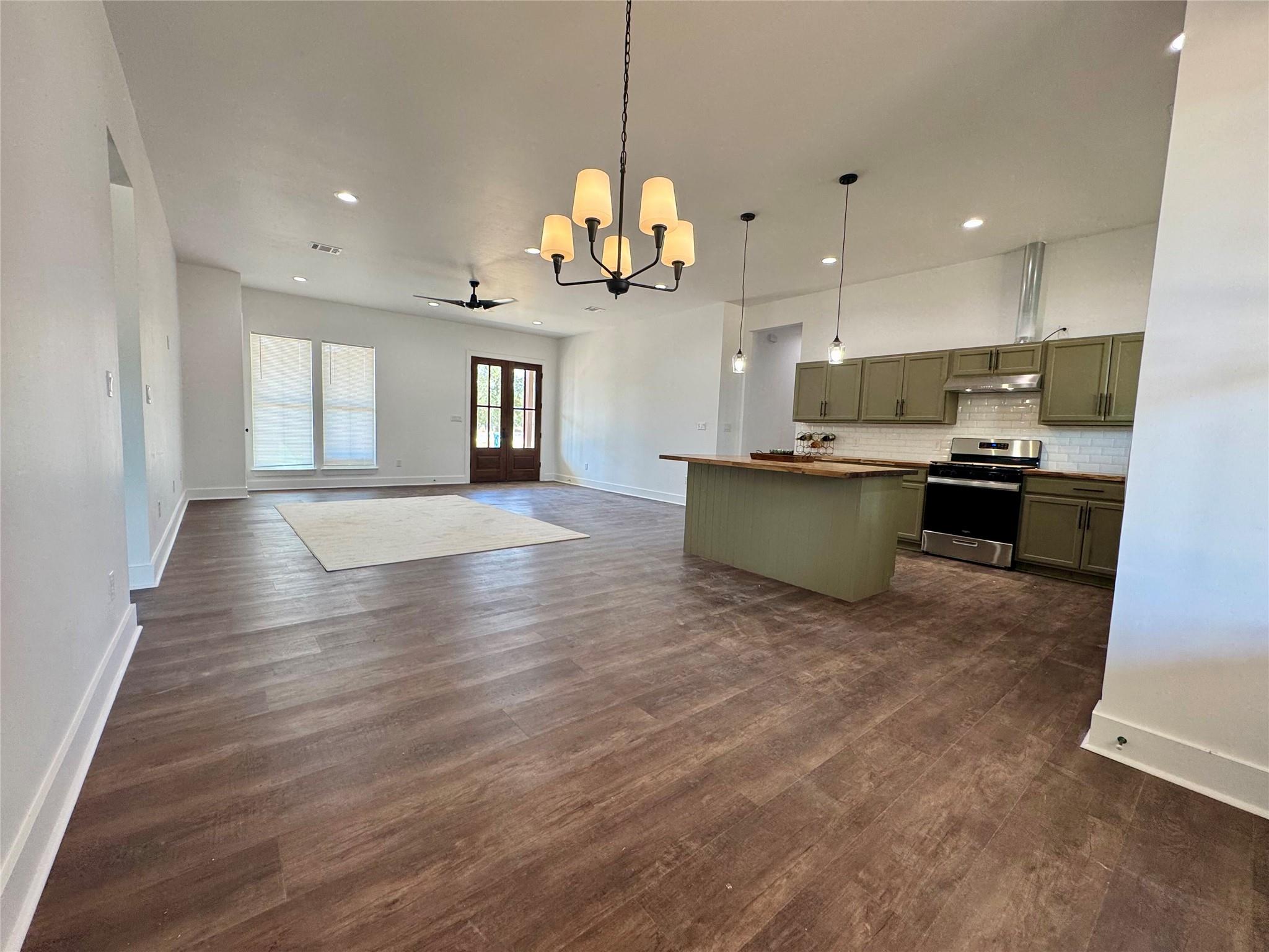 1353 Red Town Road Elgin TX 78621
