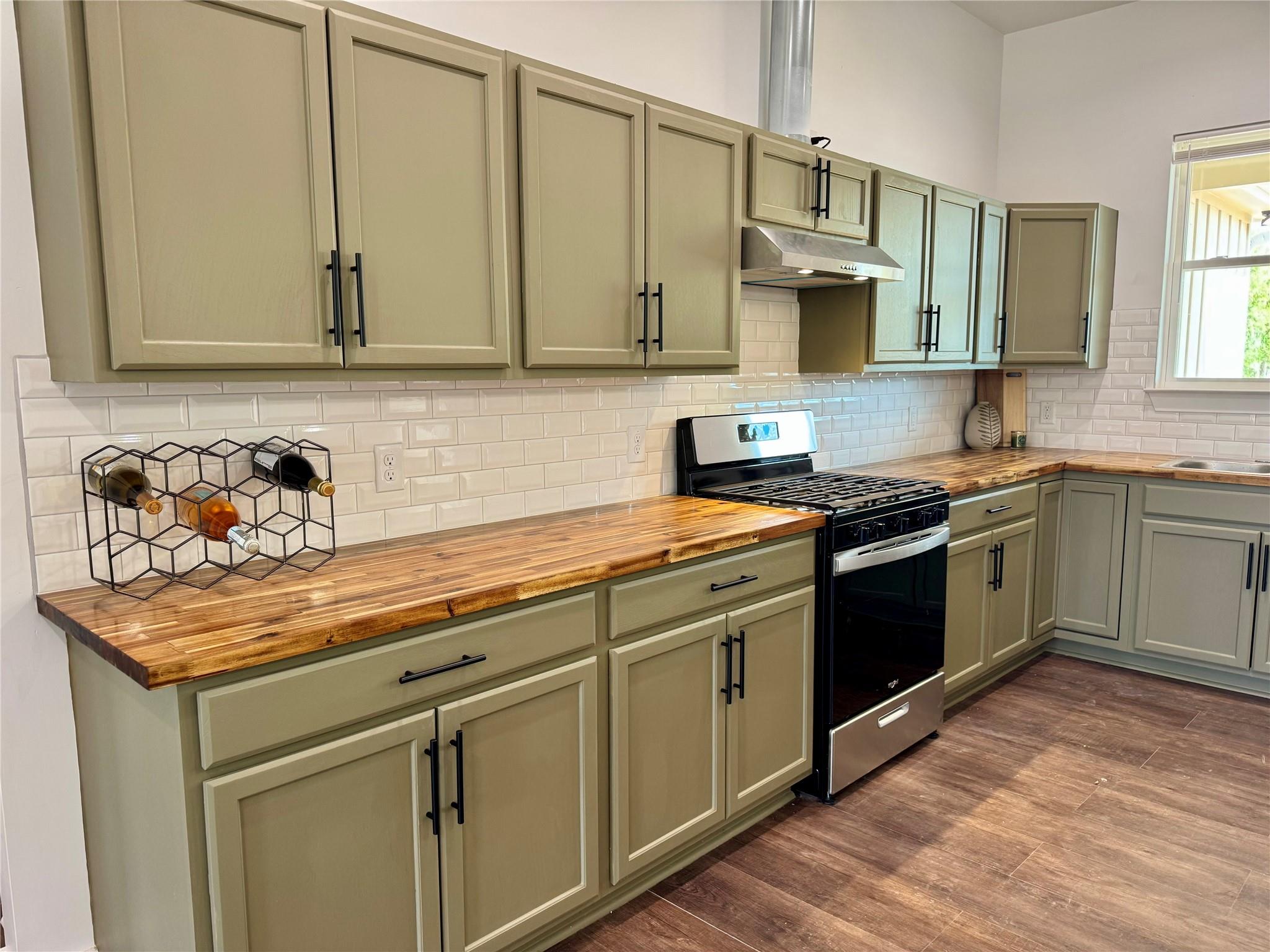 1353 Red Town Road Elgin TX 78621