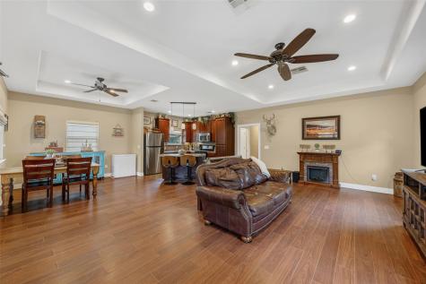 198 W Kelley Road Bastrop TX 78602