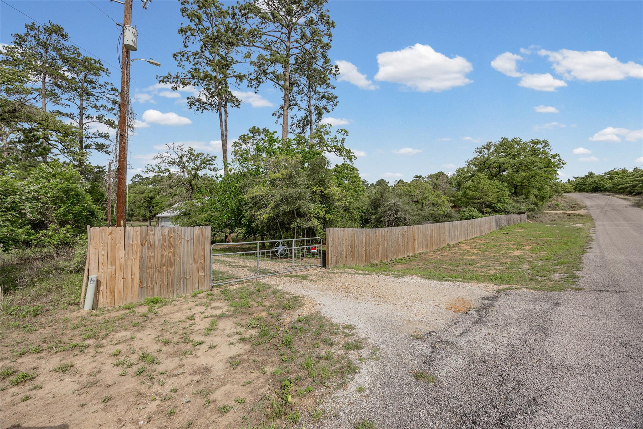 198 W Kelley Road Bastrop TX 78602