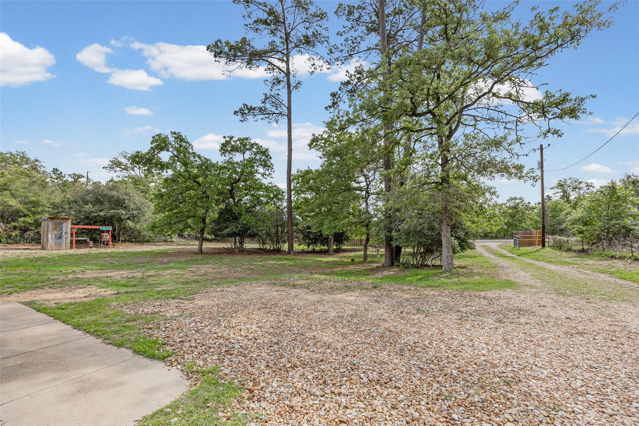 198 W Kelley Road Bastrop TX 78602