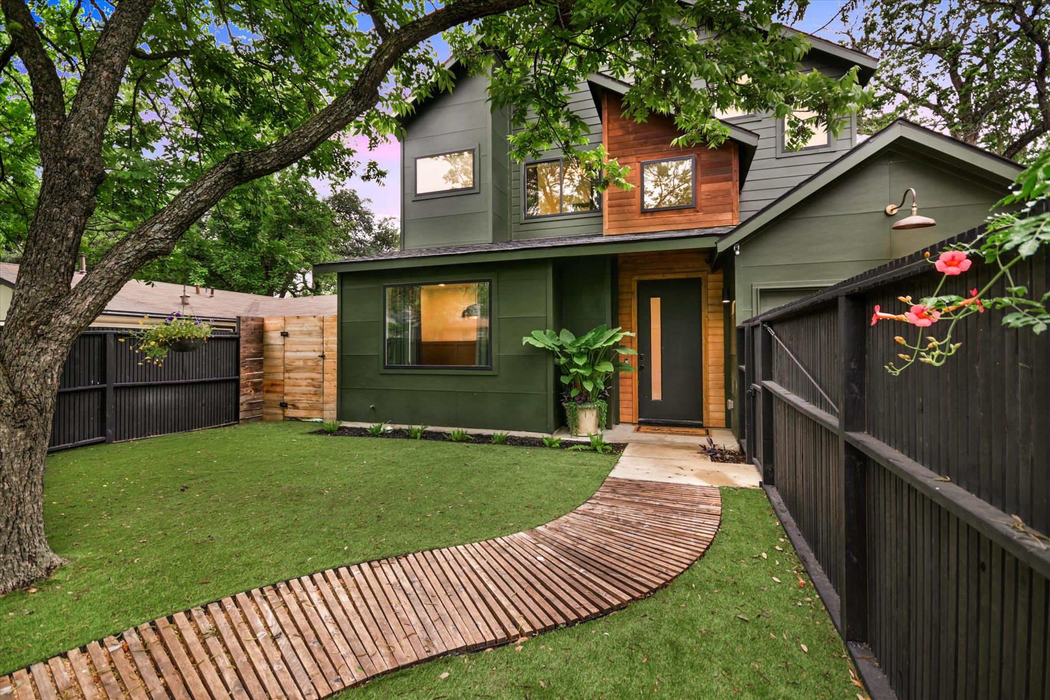 2806 Brinwood Avenue Austin TX 78704
