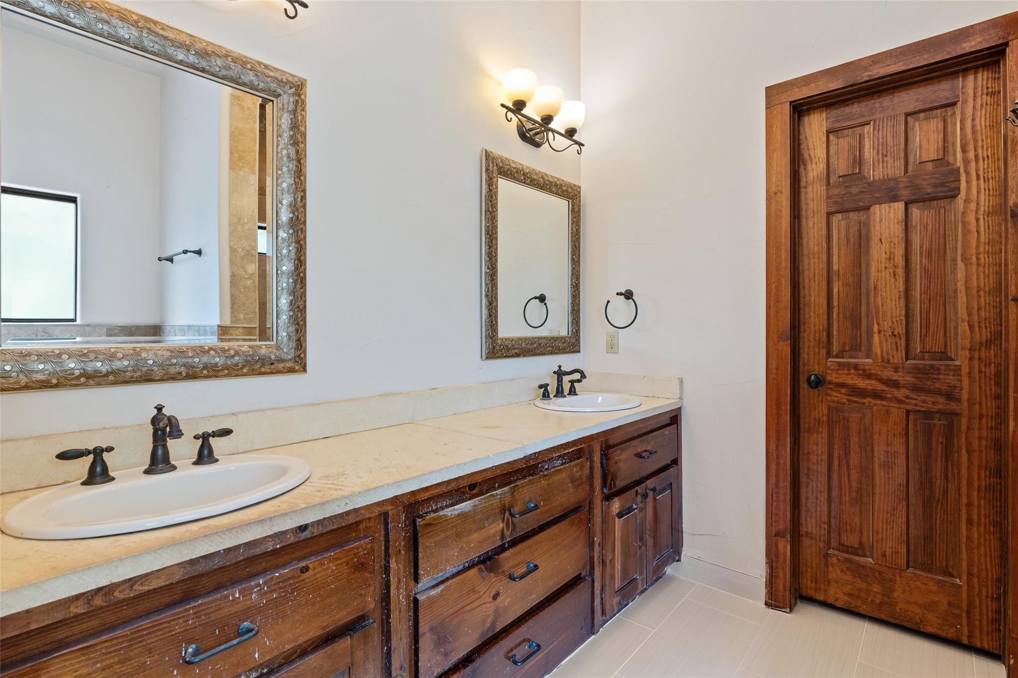 201 Cowal Drive N Spicewood TX 78669
